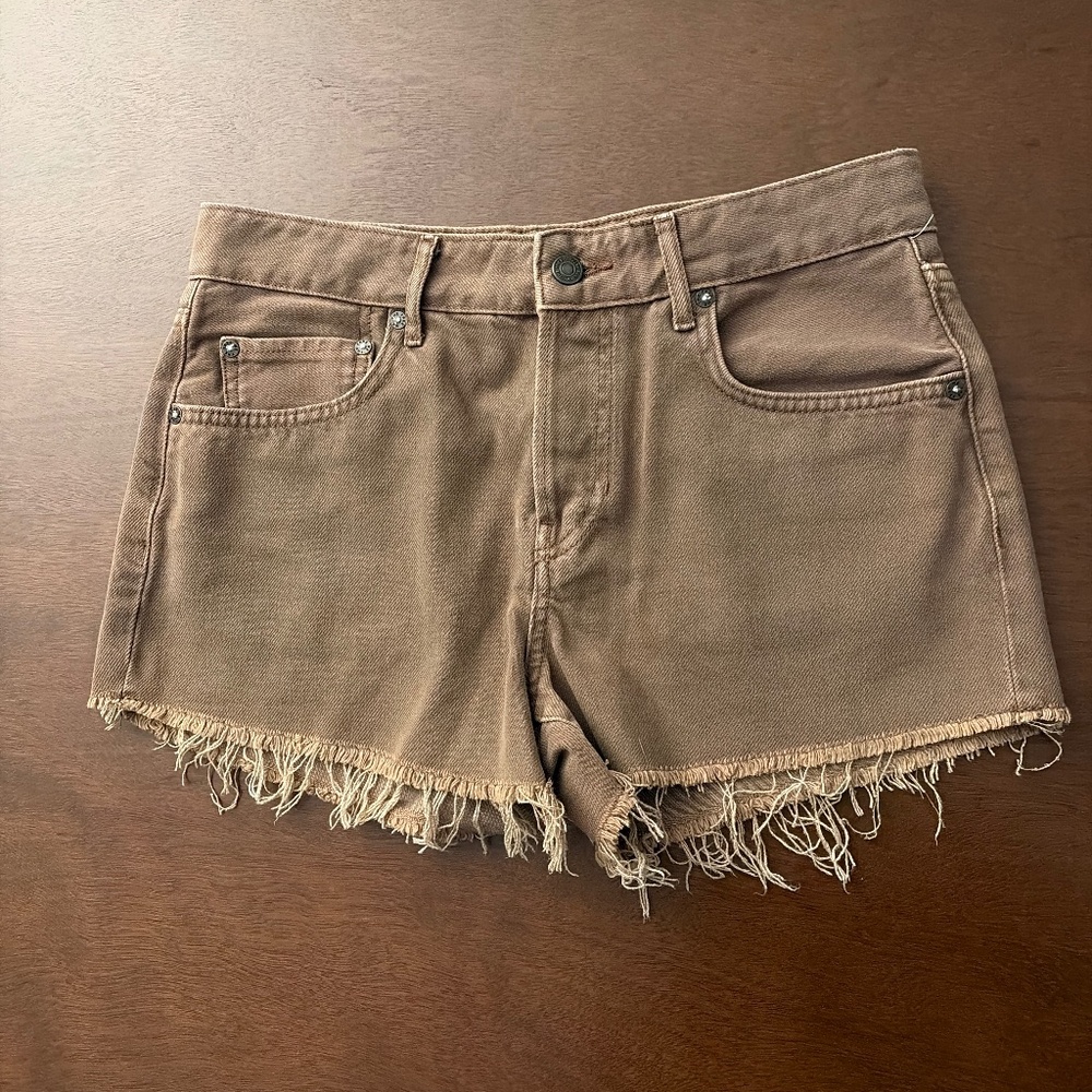 New We the Free Brown Denim Cut off Shorts, Distressed Hem, New with out Tags